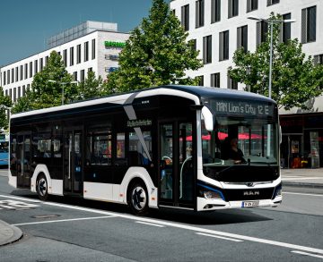 A fiaskó után újrázik a lengyel „nemzeti villanybusz” program