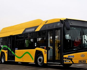 Jubileumi villanybusz-megrendelés a Solarisnál