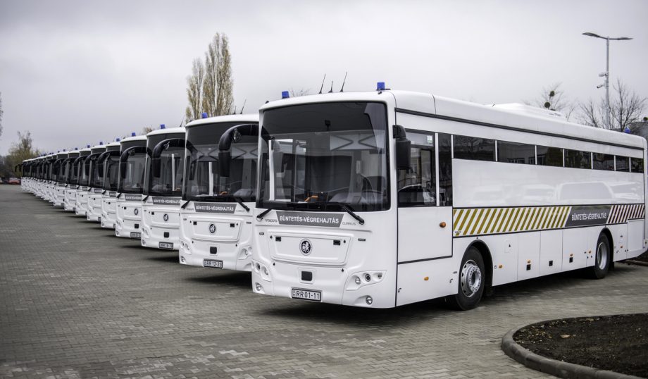 Hadrendbe álltak a büntetés-végrehajtás Currusai