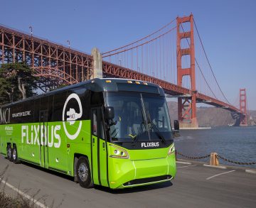 Kaliforniában teszteli az MCI vadonatúj villanybuszát a FlixBus
