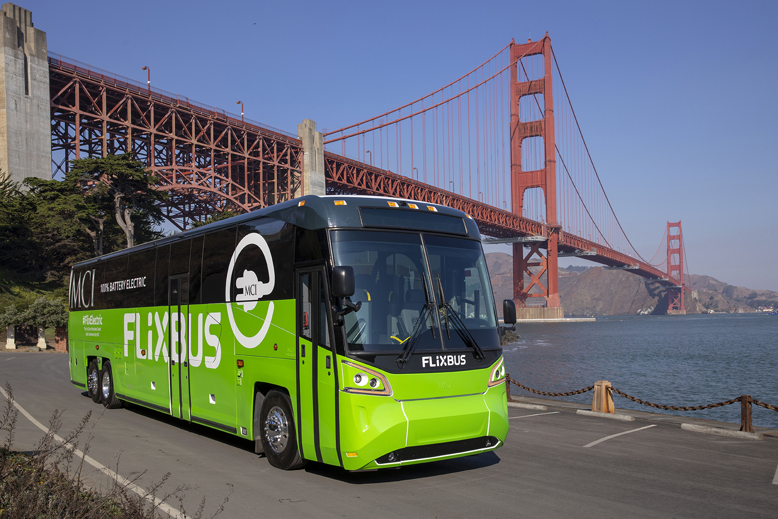 Kaliforniában teszteli az MCI vadonatúj villanybuszát a FlixBus