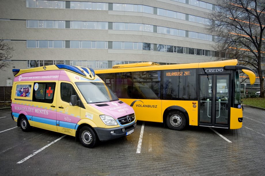 Adománnyal támogatja a Volánbusz a Peter Cerny Alapítványt 1 DSC 5342 ok kozlemenybe