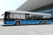 Villanybuszként tér vissza a háromtengelyes Solaris Urbino 15