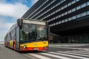 Forgalomban Varsó első új csuklós Solaris villanybusza a 130-ból