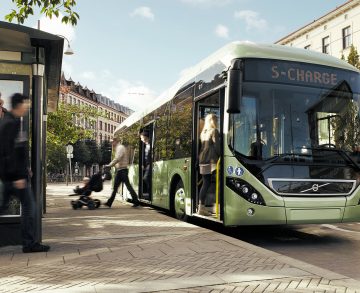 S-Charge néven jön a Volvo továbbfejlesztett hibrid hajtásrendszere