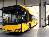 Megérkezett Berlin első elektromos csuklós autóbusza