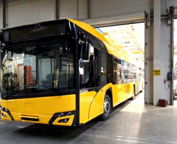 Megérkezett Berlin első elektromos csuklós autóbusza