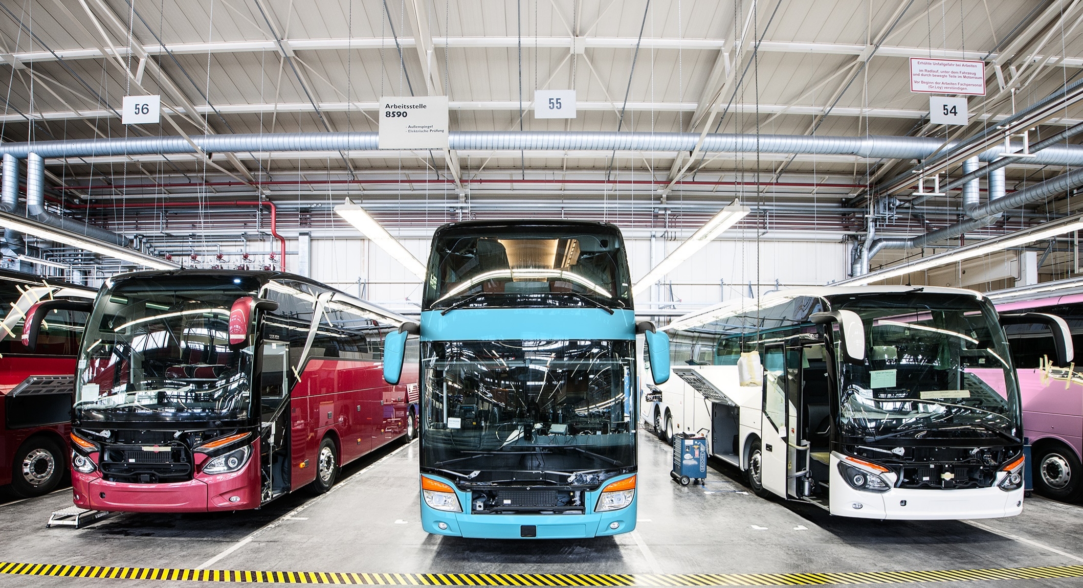 A Daimler AG újraindítja a termelést egyes európai üzemeiben