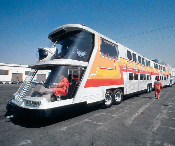 Atommeghajtású autóbusz a filmvászonról
