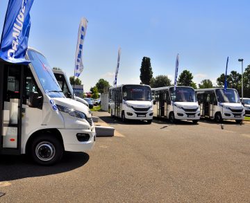 Megérkeztek a Homm Kft. Budaörsre szánt Iveco minibuszai