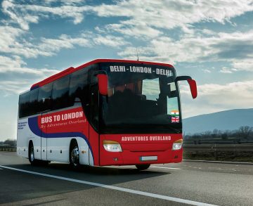 Hetven napos buszutat kínál Delhiből Londonba egy indiai cég
