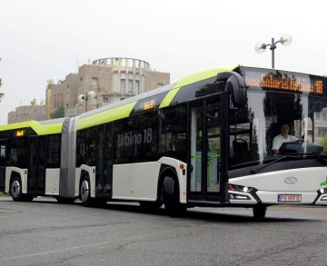 A Solaris 120 darab csuklós Urbinót szállít Jeruzsálembe