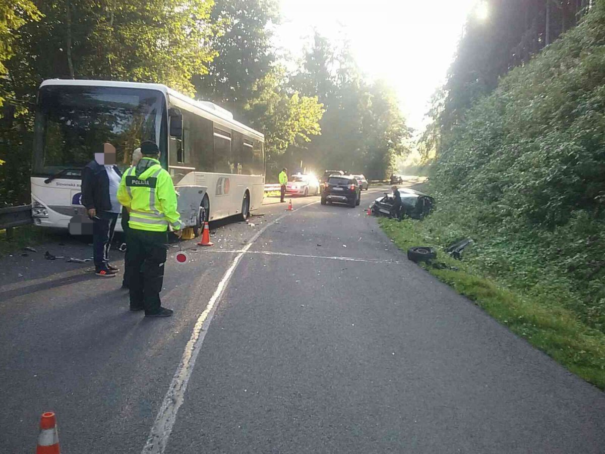 Két buszbaleset is történt Besztercebánya megyében