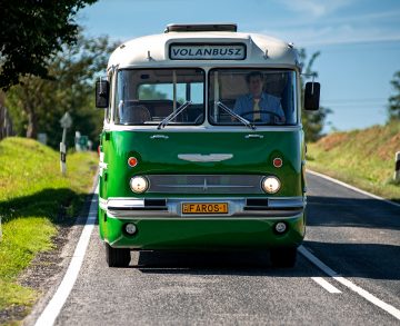 Újjászületett a Volánbusz Ikarus 55 Lux nosztalgiabusza