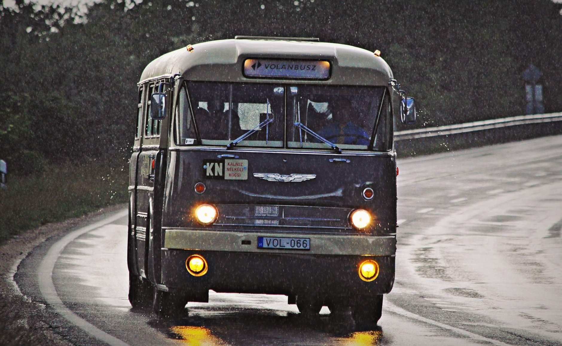 Nosztalgiabuszos kirándulásra invitál Budapesten és Szegeden a Volánbusz Zrt.