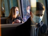 Pótdíj is vár a maszk nélkül utazókra