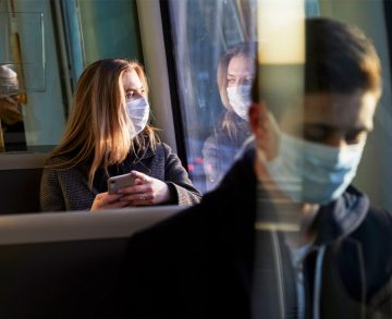 Pótdíj is vár a maszk nélkül utazókra