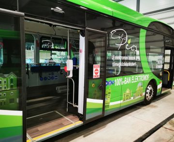 Érintésmentes kézfertőtlenítővel látja el 10 járművét a Tüke Busz
