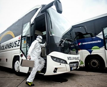 Fokozott fertőtlenítési intézkedések a MÁV és a Volánbusz járatain