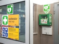Négy defibrillátort szerzett be a Volánbusz