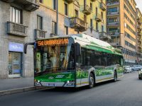 Újabb 100 darab Solaris villanybuszt hív le Milánó