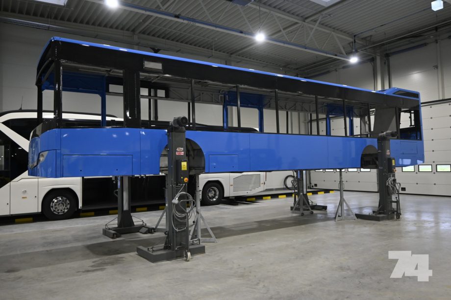 Új gyáregységet avatott Kaposváron a BM Heros