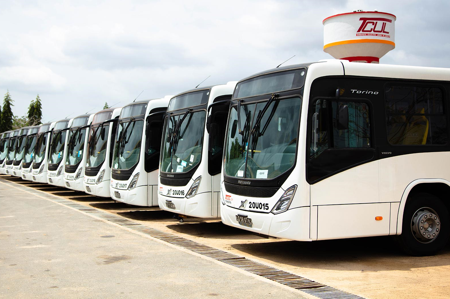Volvo alvázas Marcopolo buszok érkeztek Angola fővárosába