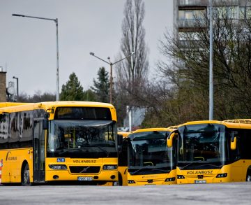 Több, mint ezer autóbusz-vezetőt tüntetett ki a Volánbusz