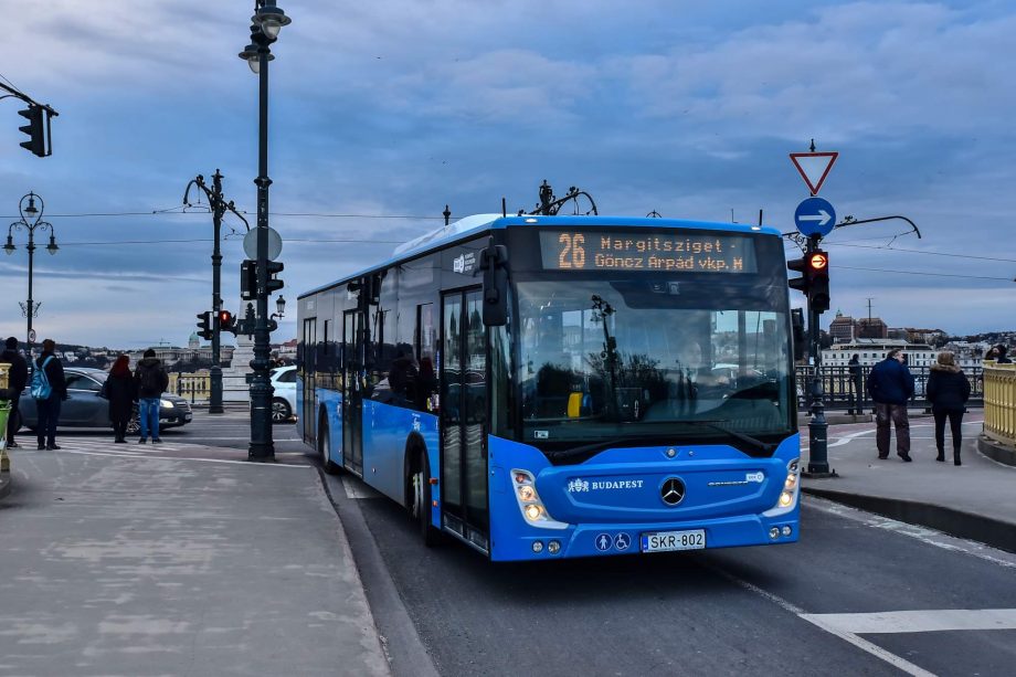 Szóló Mercedes-Benz Conectók álltak forgalomba a fővárosban