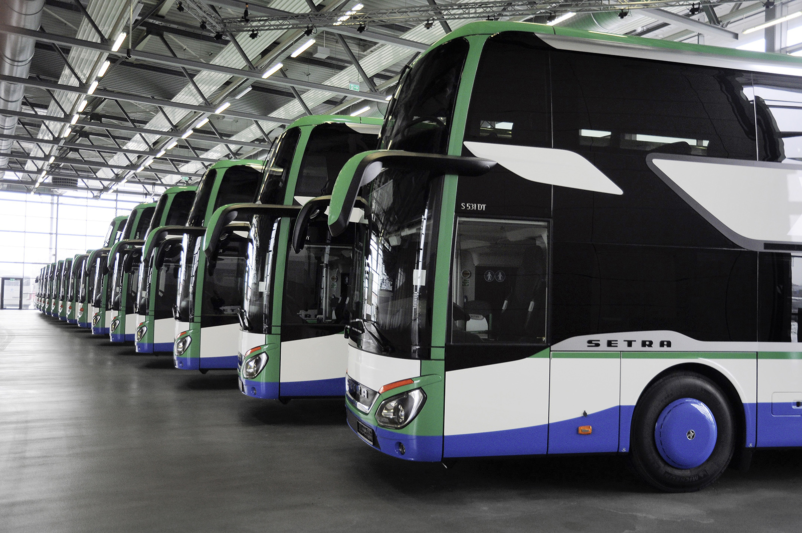 Összesen 19 új Setra autóbuszt vett át a Geldhauser