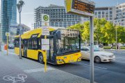 A BVG a problémás Solaris villanybuszok akkumulátorainak cseréjét kéri a gyártótól
