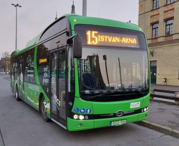 A pécsi BYD-flotta jól viseli a téli hideget
