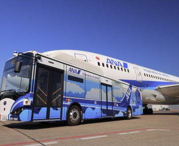 Önvezető BYD villanybuszt tesztelnek a tokiói Haneda repülőtéren