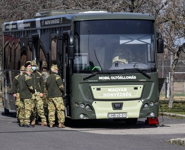 Szolgálatba álltak a katonai oltóbuszok