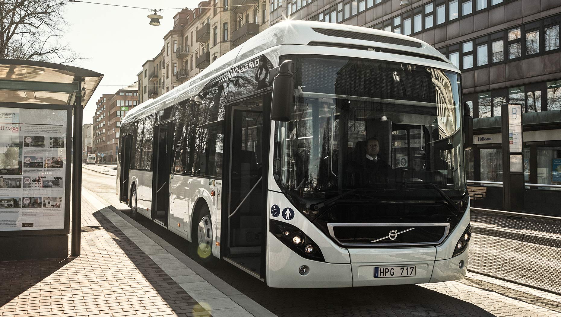 Hatvannyolc hibrid Volvót vásárol a vallon OTW