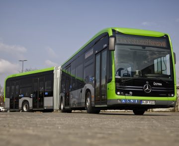 Megérkeztek az ÜSTRA első csuklós eCitarói