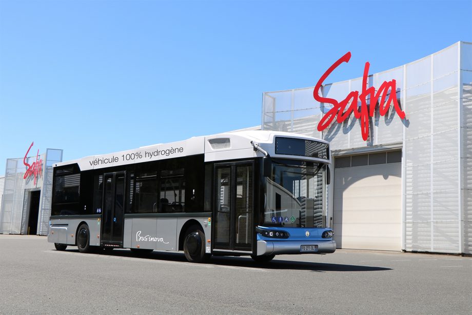 crAdit photo SAFRA BUSINOVA H2 cimlapkep