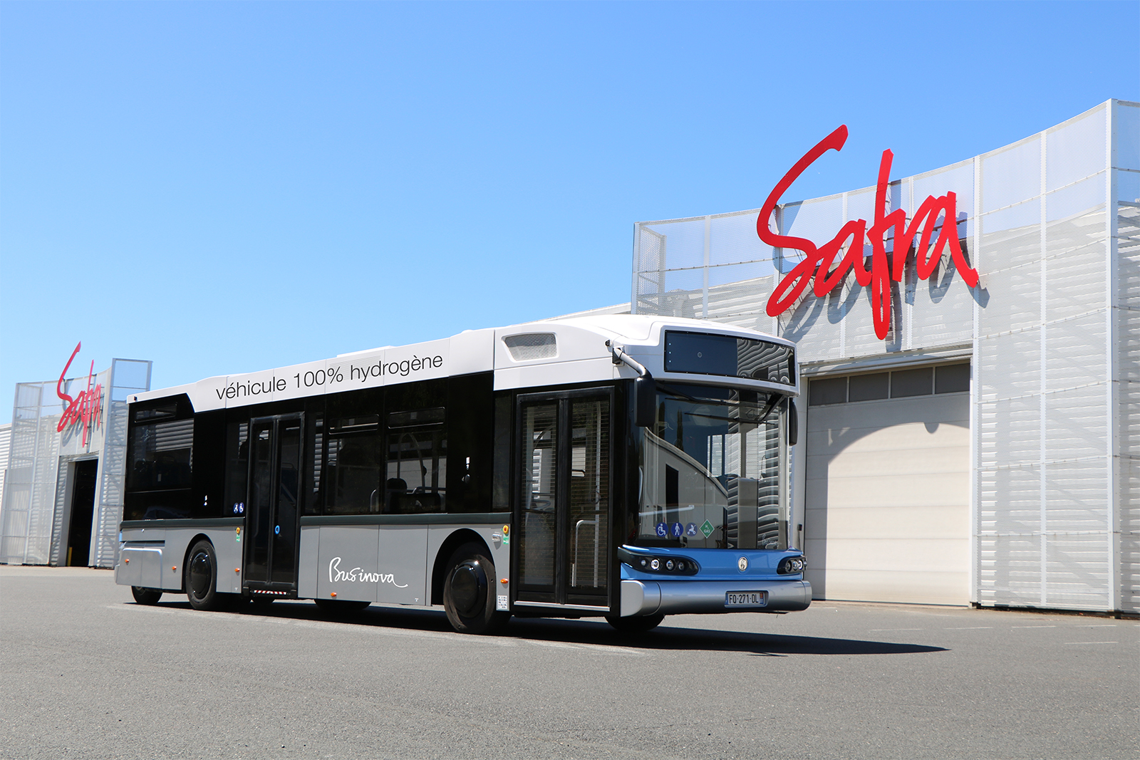 Akár 1500 hidrogénbuszt is gyártana közösen a Safra és a Symbio