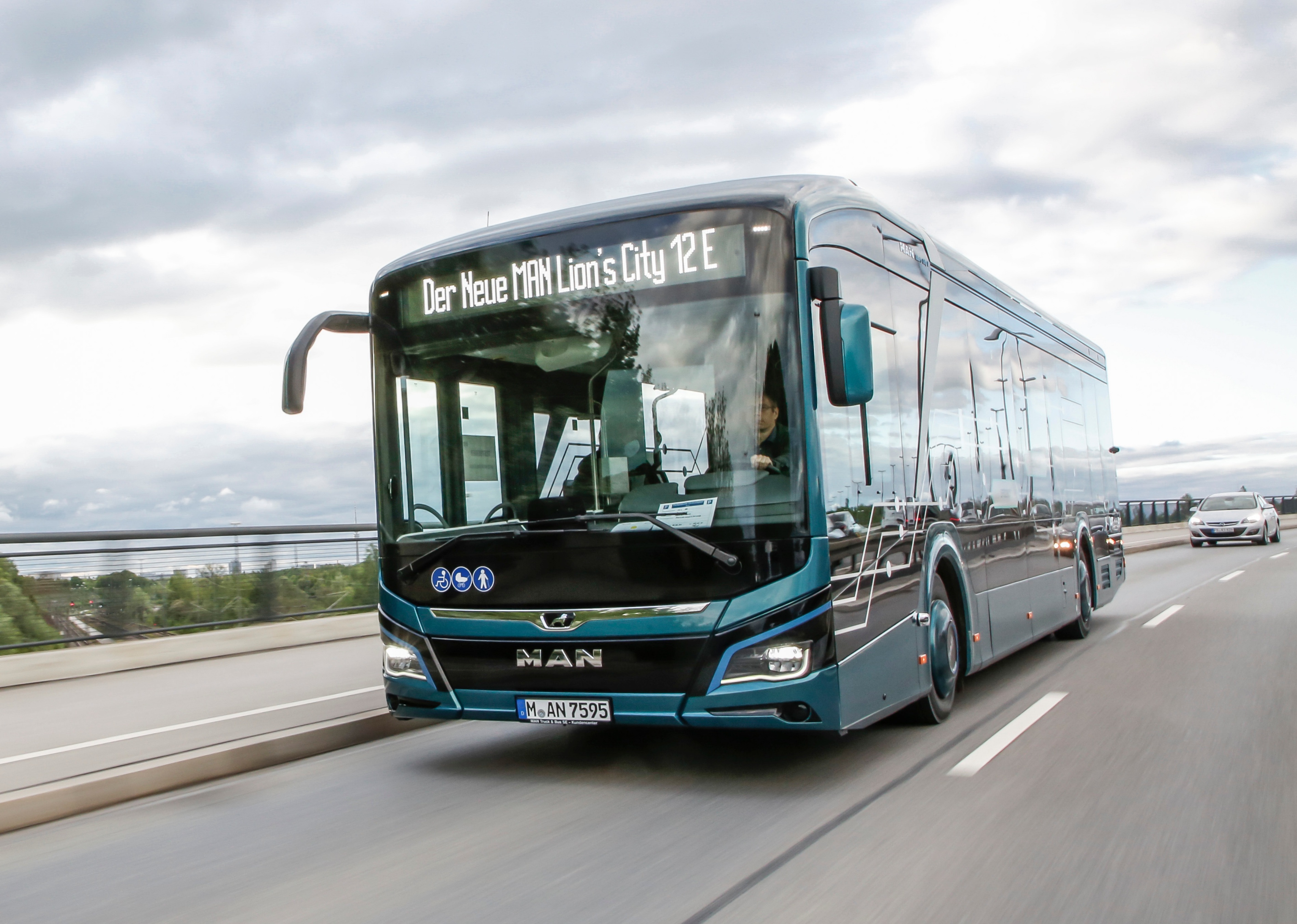 Első körben 127 villanybusz beszerzése valósulna meg a Zöld Busz Program keretében