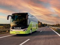 Fokozatosan újraindítja magyarországi járatait a FlixBus