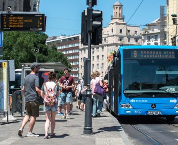 A BKK fokozatosan kiterjeszti az első ajtós felszállást folyamatos kontroll mellett