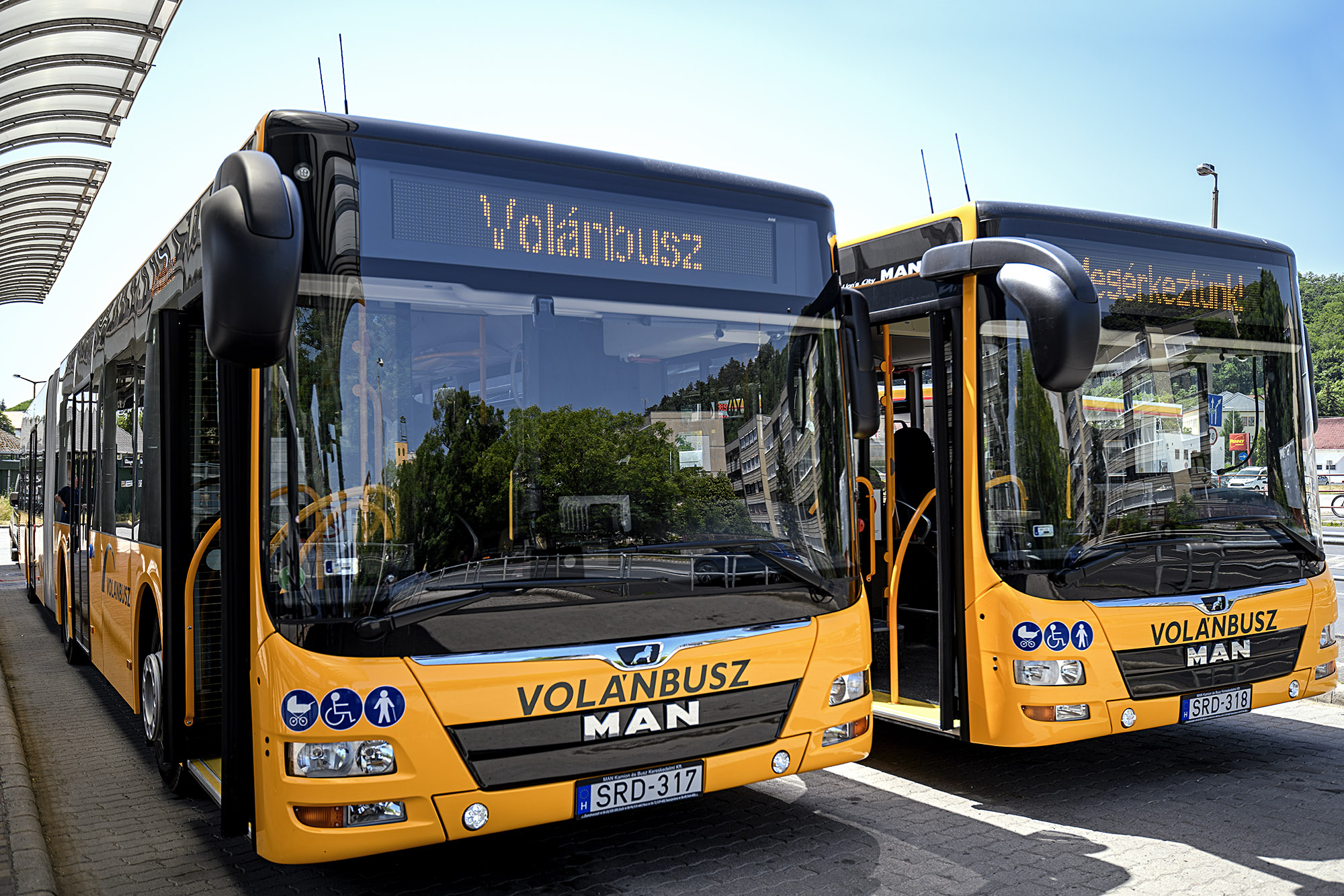 Félmilliárd forint értékű Credobus-flotta érkezett Nógrád megyébe 3 Salgotarjan Volanbusz csuklos 20210624 01 1