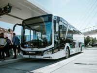 Bemutatkozott Kaposváron az MAN elektromos tesztbusza