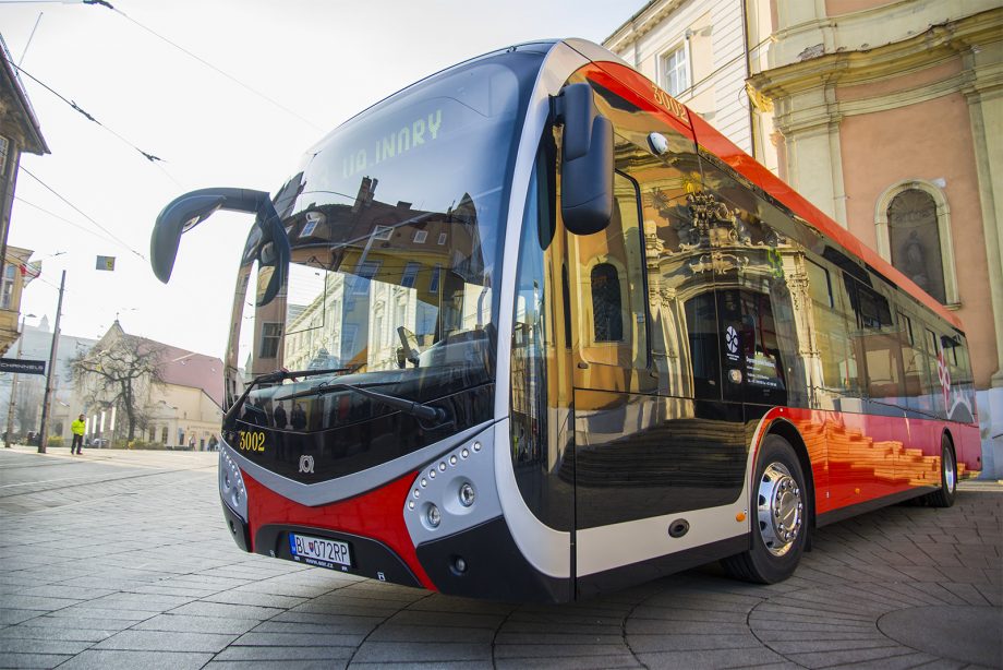Villany- és hidrogénbuszokat szerezne be Pozsony