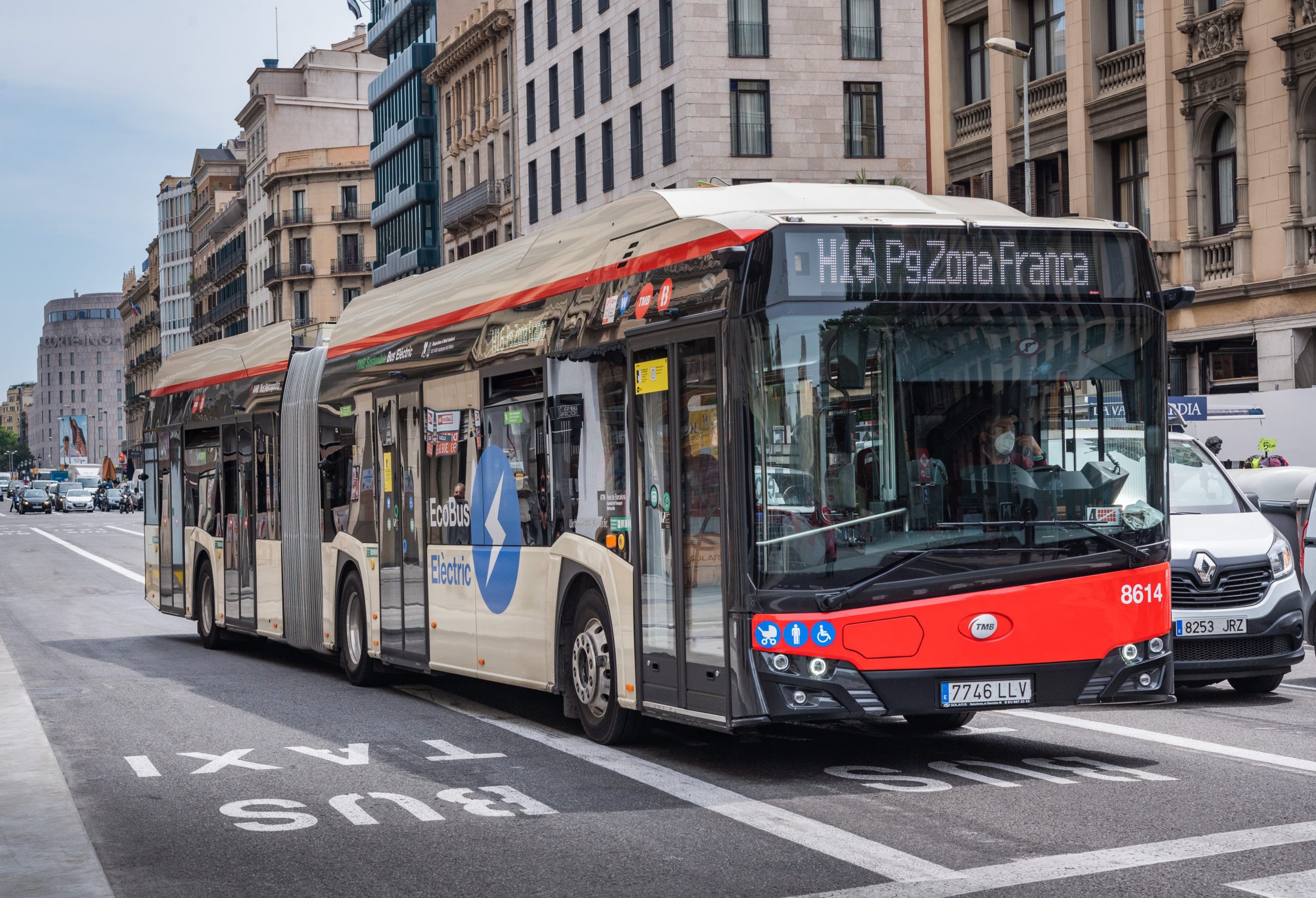 Öt gyártó szállítja a TMB Barcelona legújabb környezetbarát autóbuszait