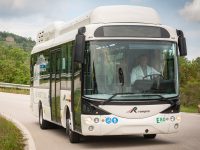 Civitavecchia kikötőjébe kerül az első két hidrogénhajtású Rampini midibusz