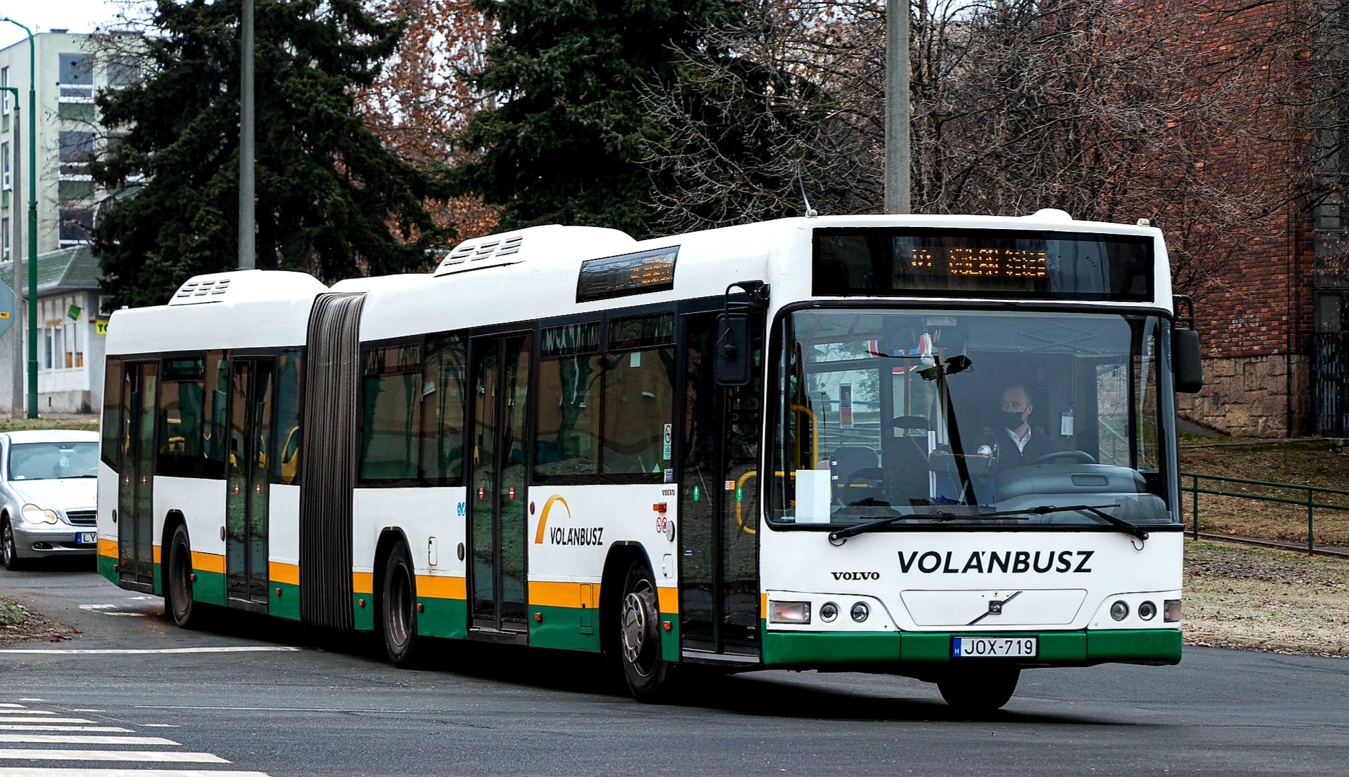 További egy évig a Volánbusz látja el Dunaújváros helyi személyszállítási feladatait
