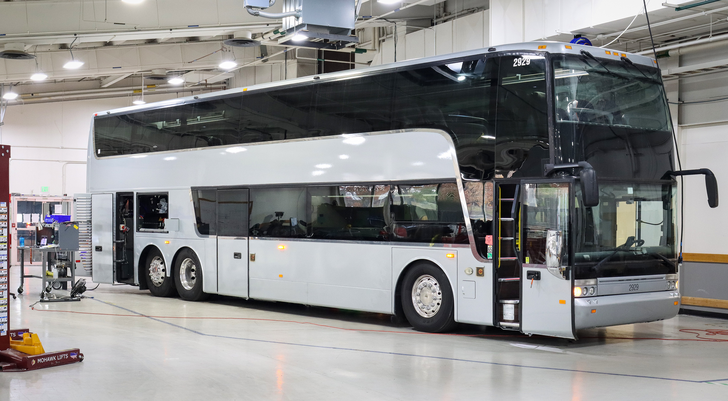 Gazdára talált az első elektromossá alakított emeletes Van Hool az Egyesült Államokban