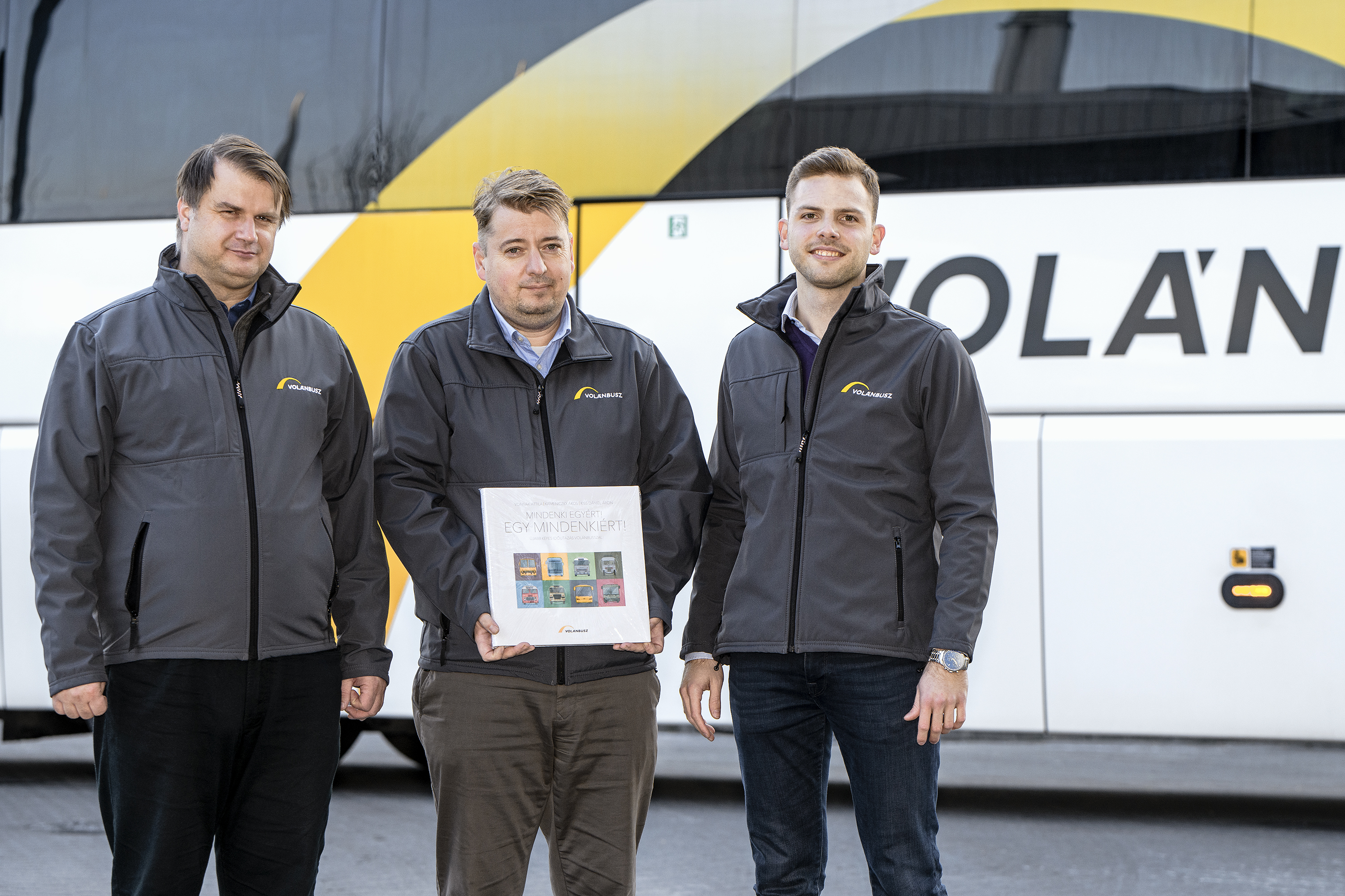 Második felvonás – interjú a Mindenki egyért! Egy mindenkiért! - Újabb képes időutazás a Volánbusszal című könyv szerzőivel