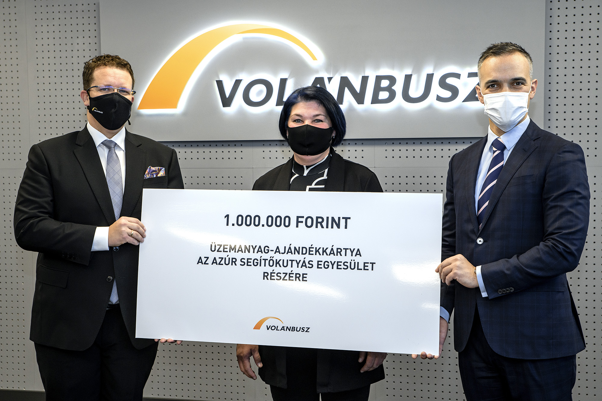 Volanbusz MOL multipontok adomanyozas 20211221 05 Azur Segitokutyas Egyesulet